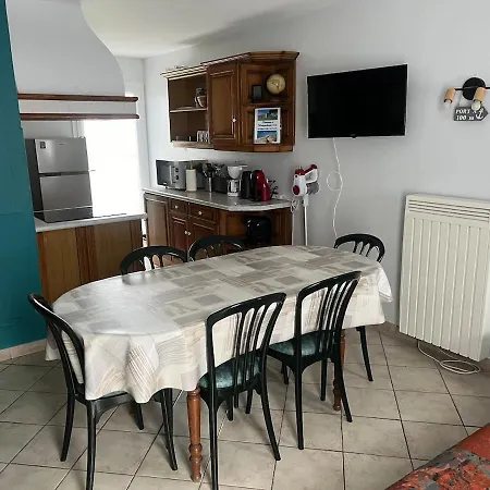 Maison 6 Pers A 400 M De La Avec Wifi Et Piscine Chauffee Holiday home