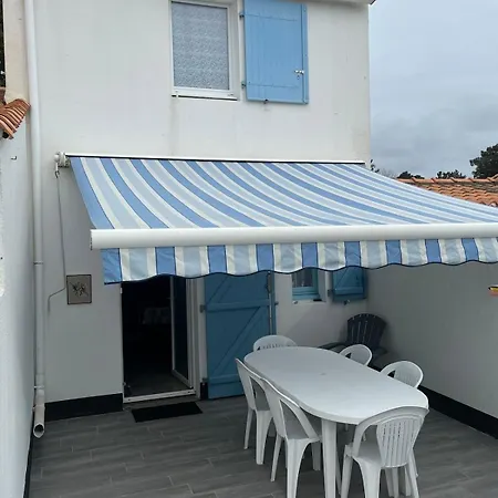 Maison 6 Pers A 400 M De La Avec Wifi Et Piscine Chauffee 別荘