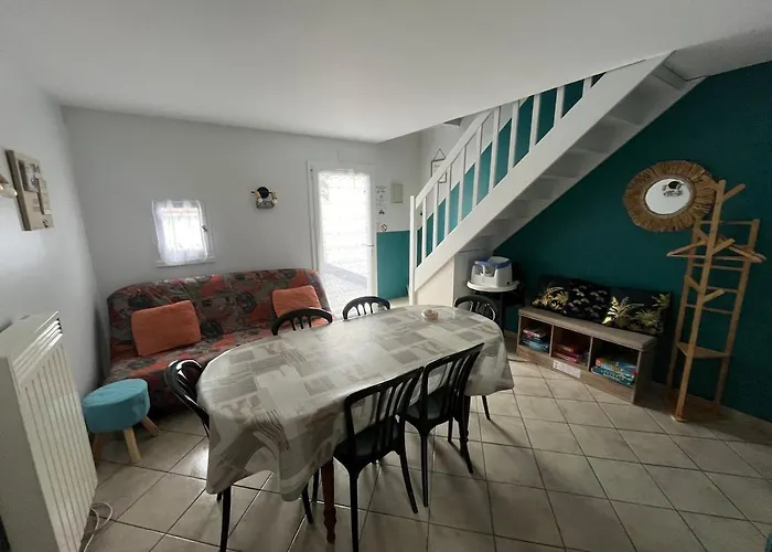 Maison 6 Pers A 400 M De La Avec Wifi Et Piscine Chauffee Nyaraló